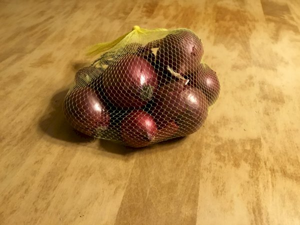 oignons rouges 3 lbs, , au jardin noir | maturin.ca, maturin, épicerie en ligne, commande en ligne, livraison à domicile, alimentation, producteur, quebec, canada