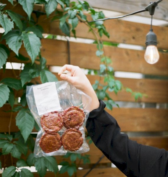 végé burger de betteraves, archipel , l'archipel | maturin.ca, maturin, épicerie en ligne, commande en ligne, livraison à domicile, alimentation, producteur, quebec, canada