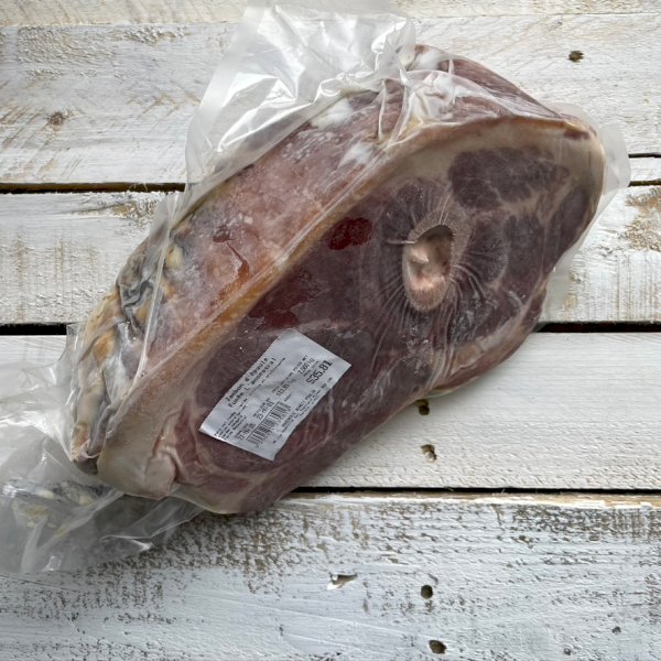 jambon d'épaule kunekune fumée l'ancestrale gros, ferme ancestrale le ranch à billy , ferme ancestrale le ranch à billy | maturin.ca, maturin, épicerie en ligne, commande en ligne, livraison à domicile, alimentation, producteur, quebec, canada